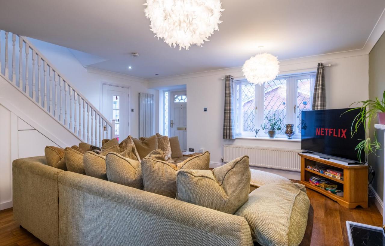 Beautiful House In South Cambridge, 14-Min Drive To The City Centre, Free Parking, No Sofabeds, Sleeps 6 Dış mekan fotoğraf