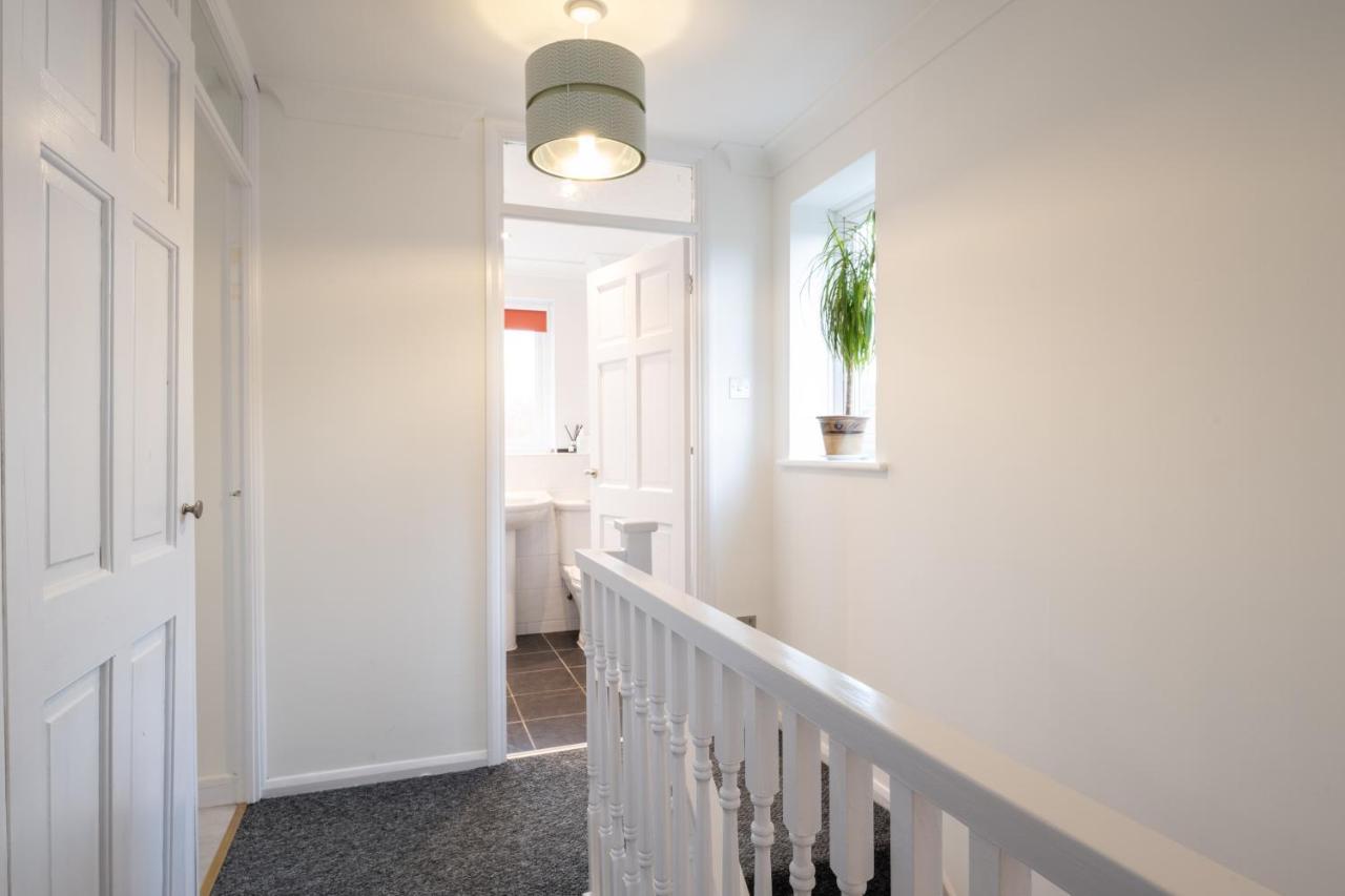 Beautiful House In South Cambridge, 14-Min Drive To The City Centre, Free Parking, No Sofabeds, Sleeps 6 Dış mekan fotoğraf