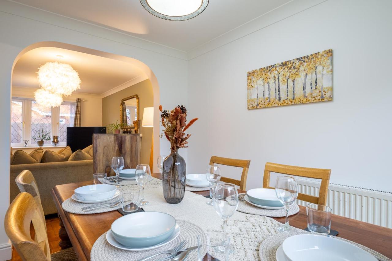 Beautiful House In South Cambridge, 14-Min Drive To The City Centre, Free Parking, No Sofabeds, Sleeps 6 Dış mekan fotoğraf
