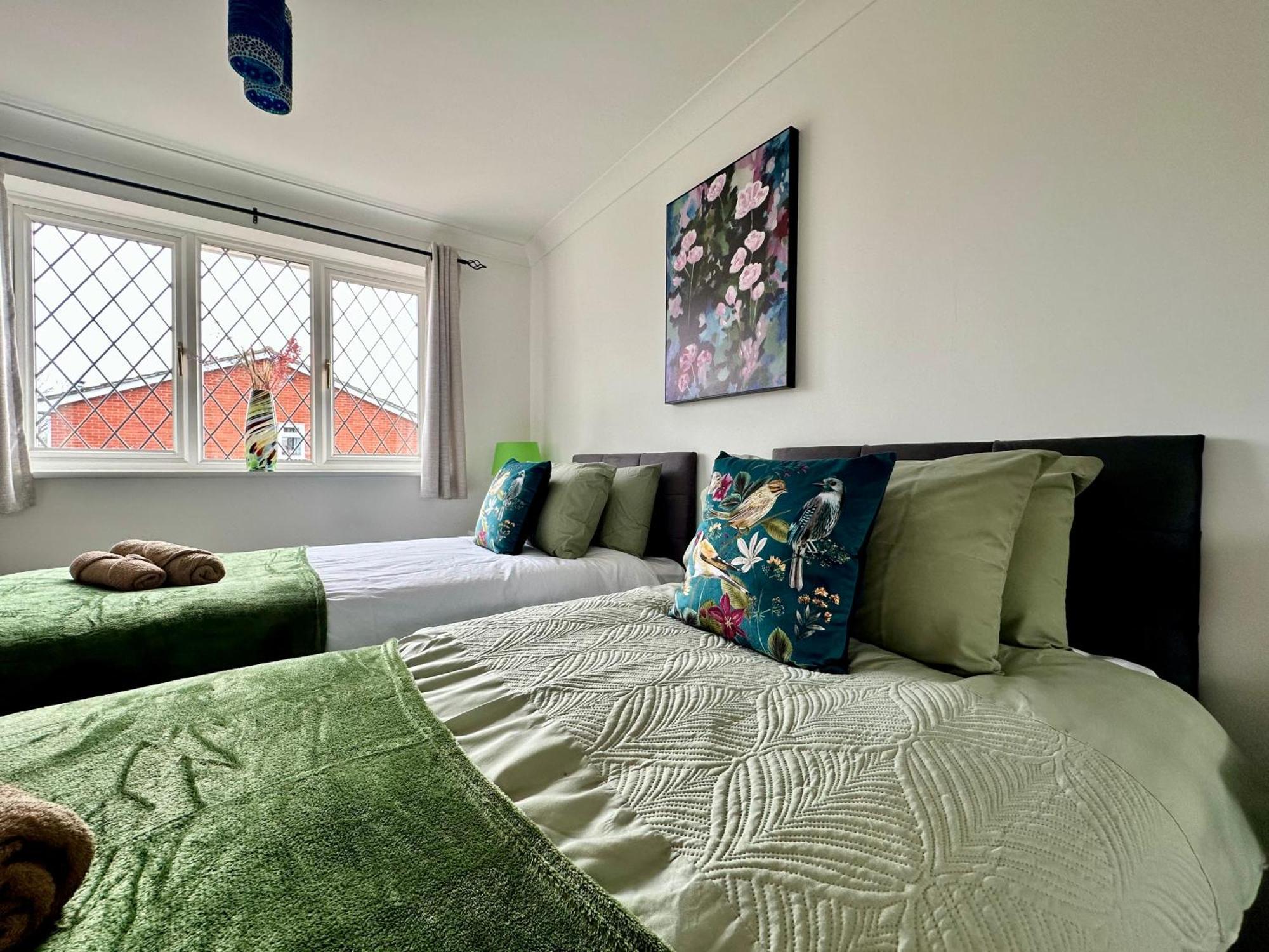 Beautiful House In South Cambridge, 14-Min Drive To The City Centre, Free Parking, No Sofabeds, Sleeps 6 Dış mekan fotoğraf